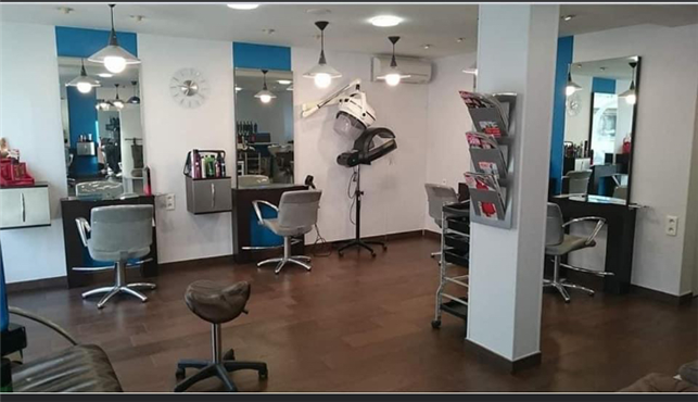  Hairdressing Job offer Coiffeur/se mixte CDI 