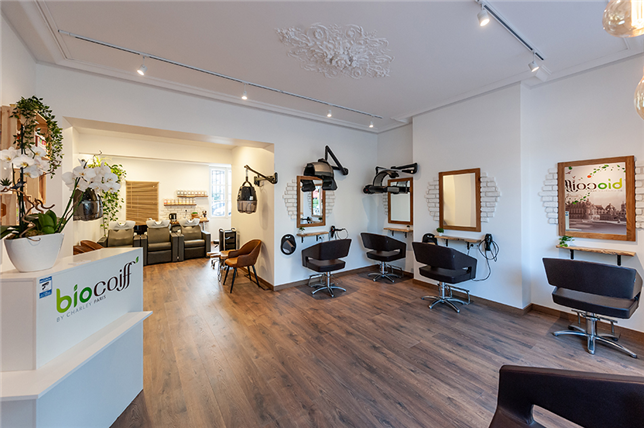  Hairdressing Job offer Coiffeur H/F  Polyvalent