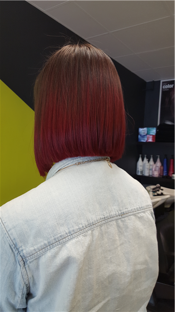 Dégradé de rouge sur cheveux naturel de base