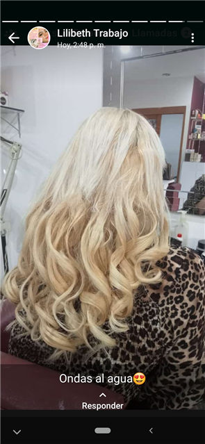 Ondas al agua sobre extensiones de cabello